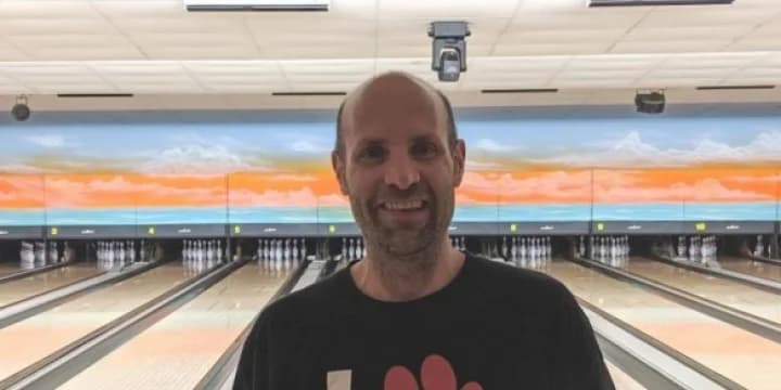 Tony Oliva beats Brent Ritchie to win low-scoring MAST at Village Lanes on Kegel Tower of Pisa lane pattern