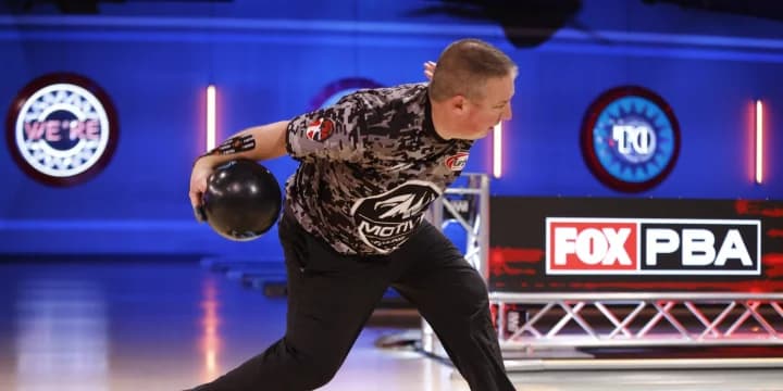 Tom Smallwood shakes off Players Championship disappointment, soars to 211-pin lead with record 12-game total at 2021 KIA PBA Tournament of Champions