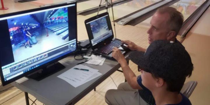 Famed coach Mike Jasnau giving lessons at Orleans during 2022 USBC Open Championships