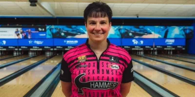 Shannon Pluhowsky leads qualifying for 2023 PWBA BowlTV Classic and Great Lakes Classic