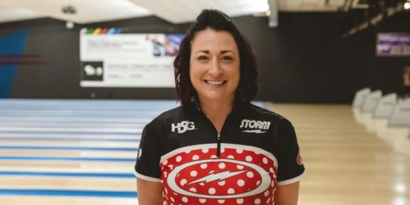 Seeking second title of year, Lindsay Boomershine grabs lead after Day 1 of 2023 PWBA Bowlers Journal Cleveland Open