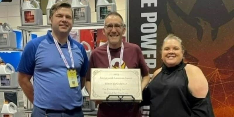 John Janawicz receives Jim Jaryszak Laneman Award