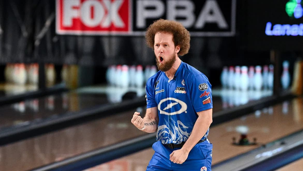 Anthony Simonsen and Kyle Troup in sweeps, Jesper Svensson and Chris Via in roll-offs advance to quarterfinals of 2025 PBA Playoffs