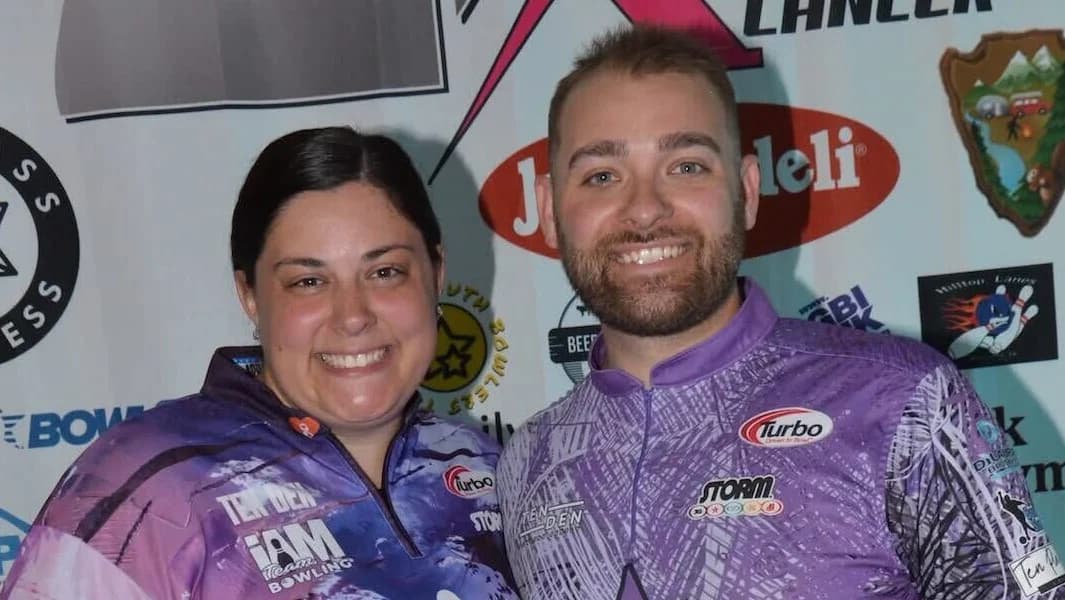 Husband-and-wife Frank and Jordan Snodgrass lead as qualifying ends, top 40 duos advance at 2025 Storm PBA-PWBA Striking Against Breast Cancer Mixed Doubles — aka The Luci