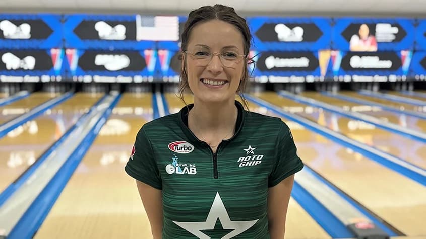 Diana Zavjalova shakes off tough loss a day earlier to lead after first round of 2026 PWBA Tour Championship