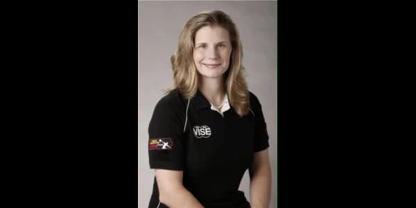 Kelly Kulick makes sports history, going where no woman has gone before by winning 2010 PBA Tournament of Champions