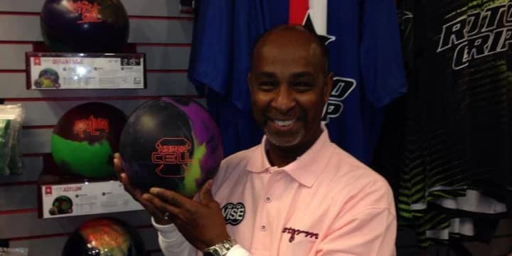 Former PBA tour player Curtis Odom takes Open Championships all-events lead; minors pattern looking tricky to start