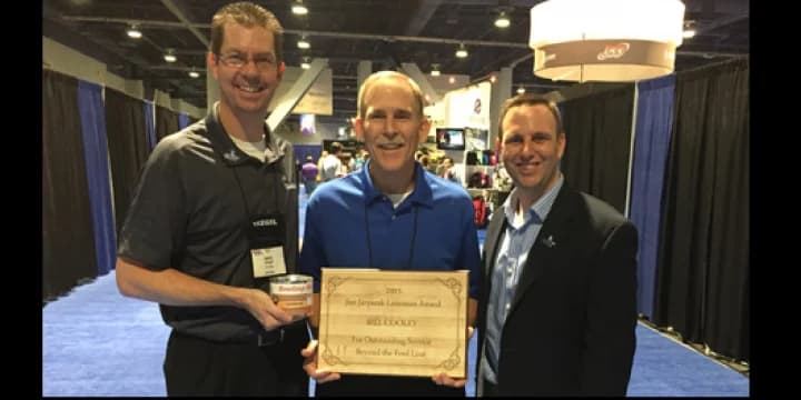 Bill Cooley of Earl Anthony’s Dublin Bowl honored with 2015 Jim Jaryszak Laneman Award