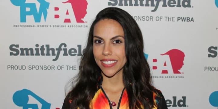 Rocio Restrepo continues strong 2016 by taking opening-round lead of PWBA Greater Detroit Open