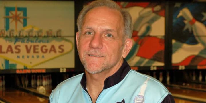 After faltering slightly, Ron Mohr snaps back to maintain lead through qualifying at ITRC Super Senior Classic