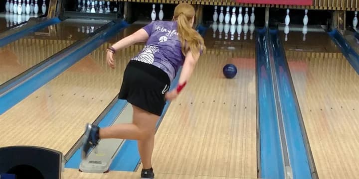 Kelly Kulick leads but Gabby Mayfield's inspiring bowling amid tragedy is the story at PWBA Players Championship
