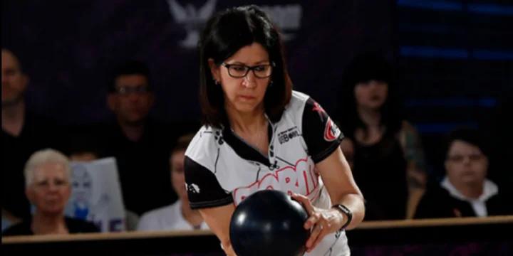 Hall of Famer Liz Johnson soars to qualifying lead as 2019 USBC Queens heads to match play