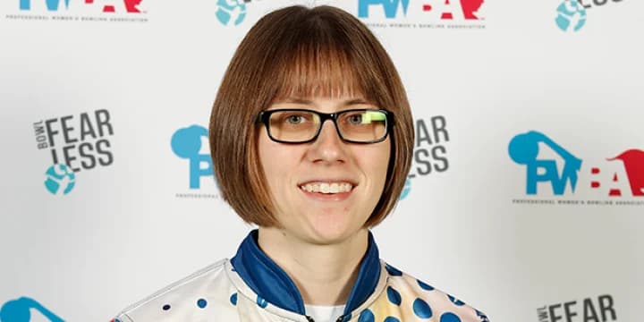 Erin McCarthy rebounds to lead 9 players advancing from PTQ into main field of 2019 BowlerX.com PWBA Orlando Open
