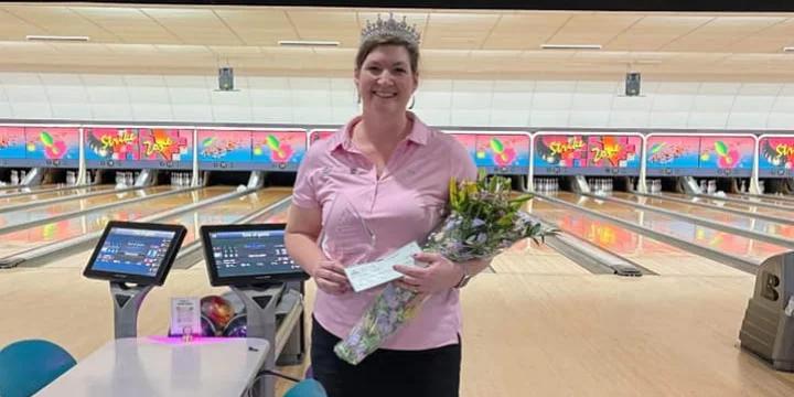 Brittany Pollentier wins 2021 Badger Queens, fires 300 in semifinal match