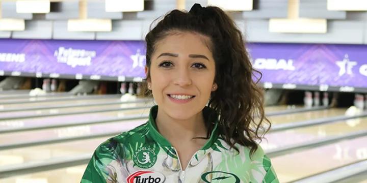  Defending champion Julia Bond one of 8 unbeaten after first day of match play at 2022 USBC Queens; Cottage Grove's Brittany Pollentier eliminated