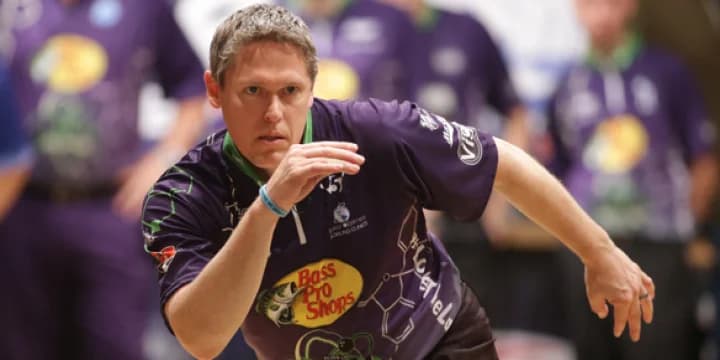 Chris Barnes leads 12 advancing in PBA Wolf Open